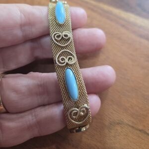 VINTAGE faux Turquoise Goldtone Belt Style Mesh Bracelet